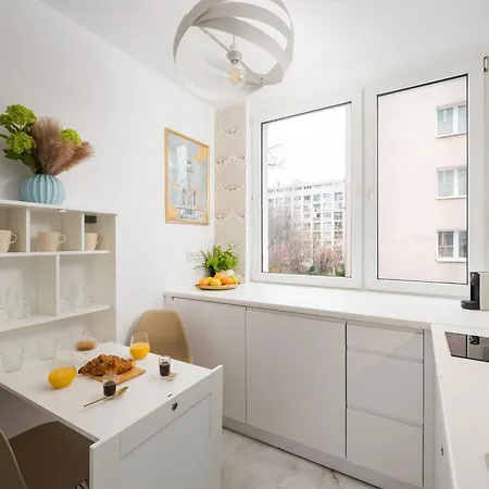 Grand 5min From Station With A Balcony& Air Conditioning Appartement Warschau