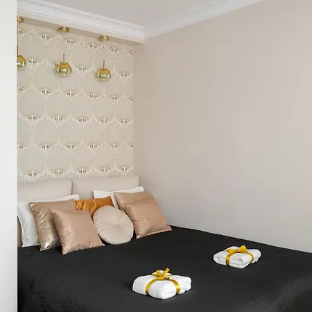 Apartament Grand 5min From Station With A Balcony& Air Conditioning