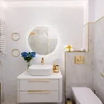 Grand 5min From Station With A Balcony& Air Conditioning ワルシャワ