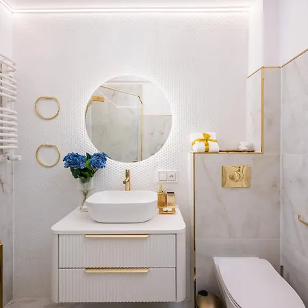 Grand 5min From Station With A Balcony& Air Conditioning ורשה