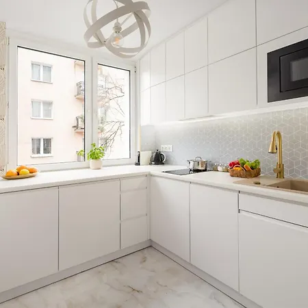 아파트 Grand 5min From Station With A Balcony& Air Conditioning 바르샤바