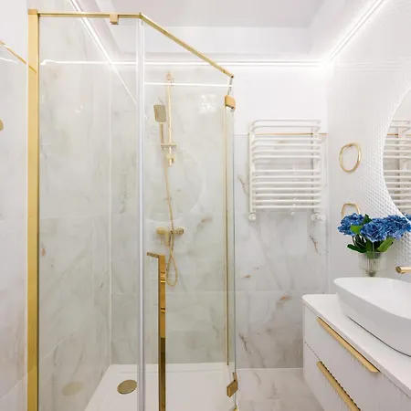 Grand 5min From Station With A Balcony& Air Conditioning ורשה