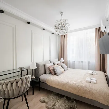 דירה Grand 5min From Station With A Balcony& Air Conditioning ורשה